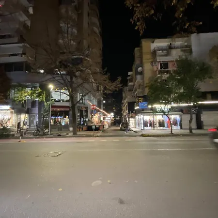 Komatas Modern In Bllok Area Appartement Tirana