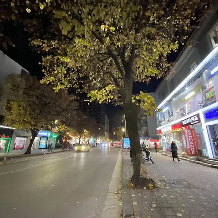 Appartement Komatas Modern In Bllok Area