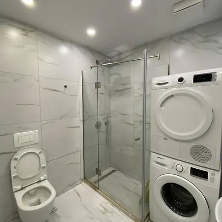 Komatas Modern In Bllok Area Tirana