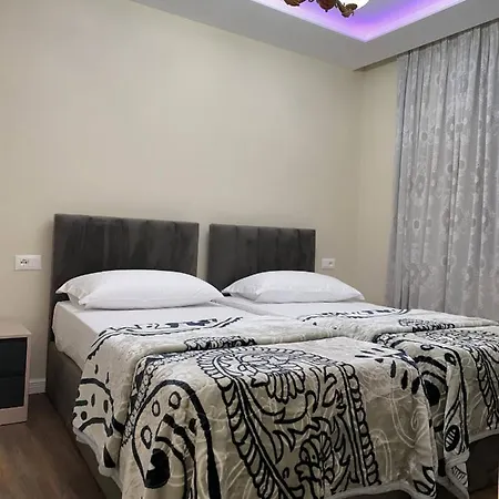 Lägenhet Komatas Modern In Bllok Area *