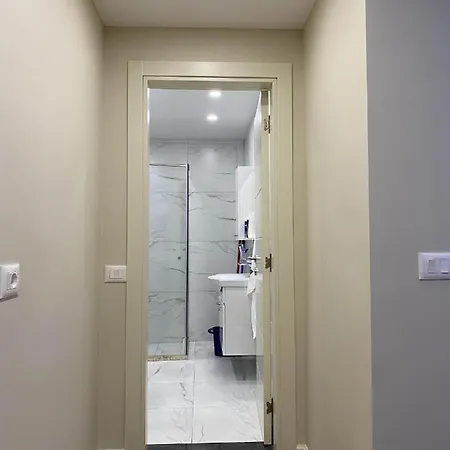 Komatas Modern In Bllok Area Lägenhet Tirana