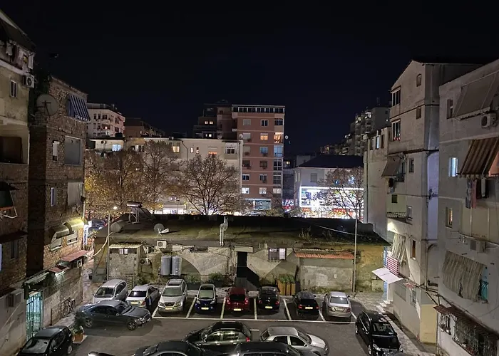 Komatas Modern In Bllok Area Διαμέρισμα *