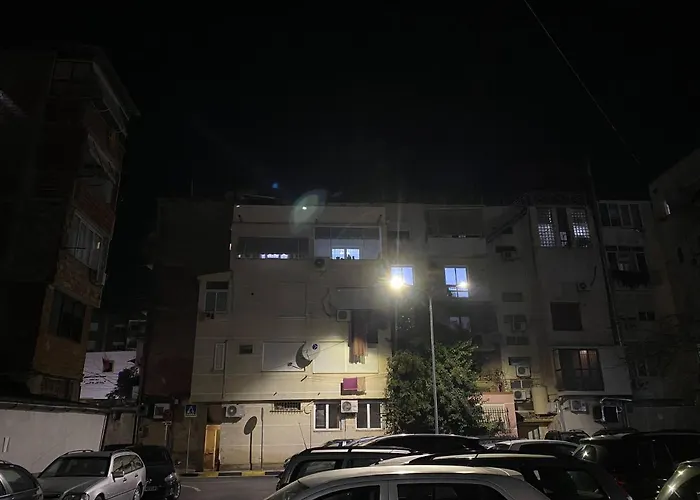 Komatas Modern In Bllok Area Διαμέρισμα *