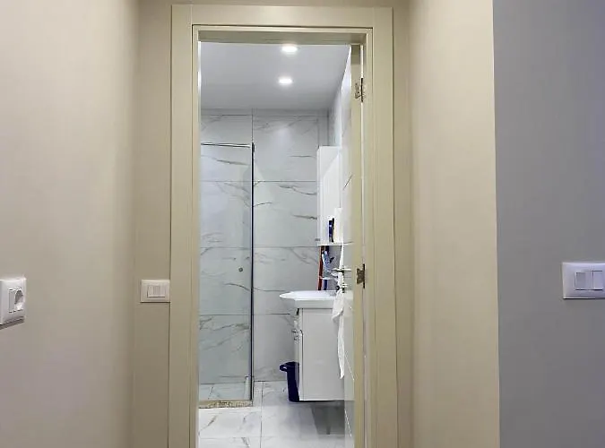 Komatas Modern In Bllok Area Apartmán Tirana