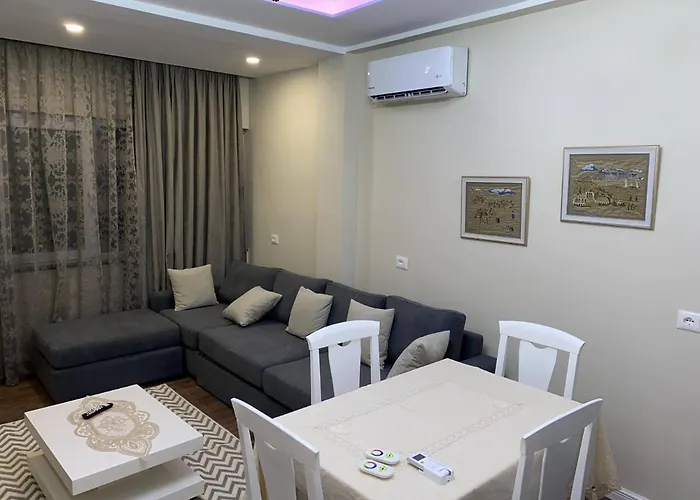 Komatas Modern In Bllok Area Διαμέρισμα *